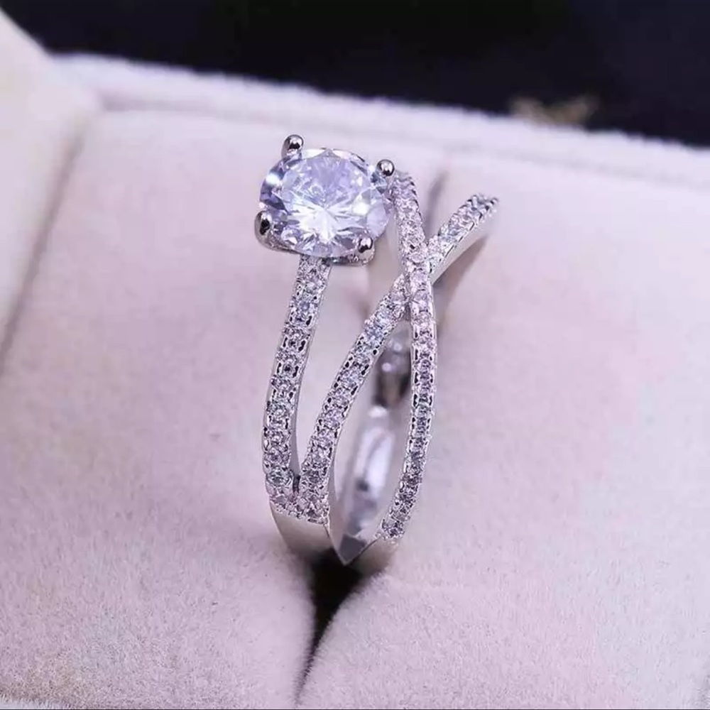 925 SS Crisscross CZ Ring - Picture 3 of 8